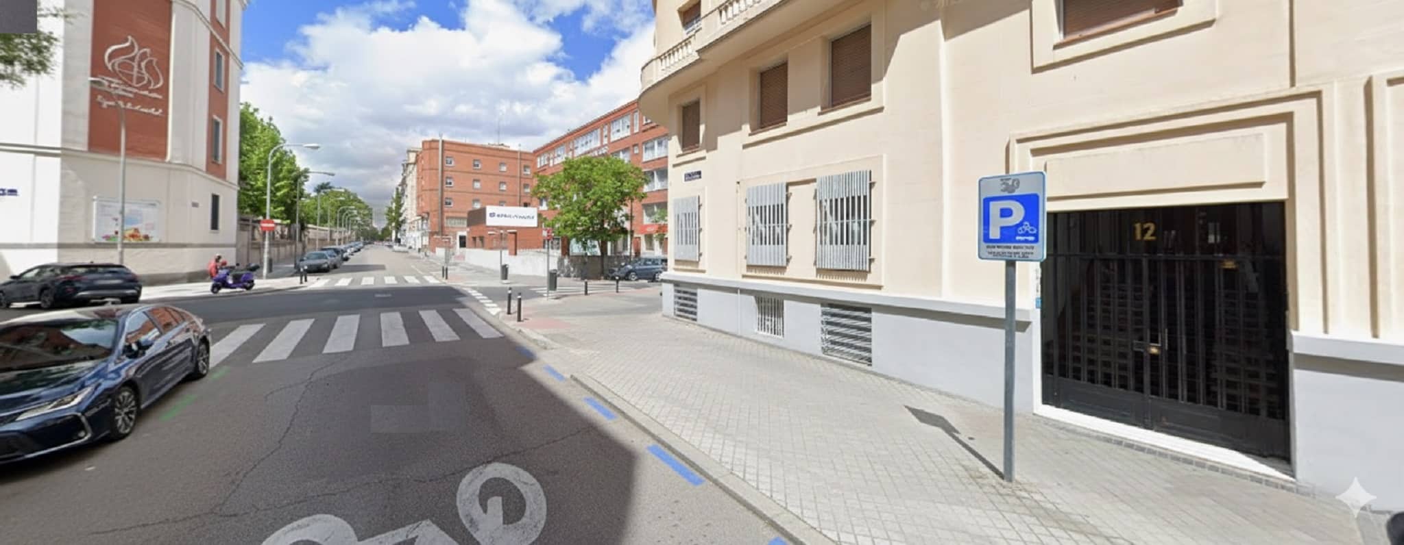 Calle tranquila con estacionamiento disponible. calle de Modesto Lafuente, 12, Madrid